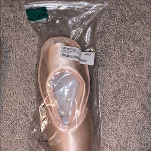 NWT Grishko pointe shoes